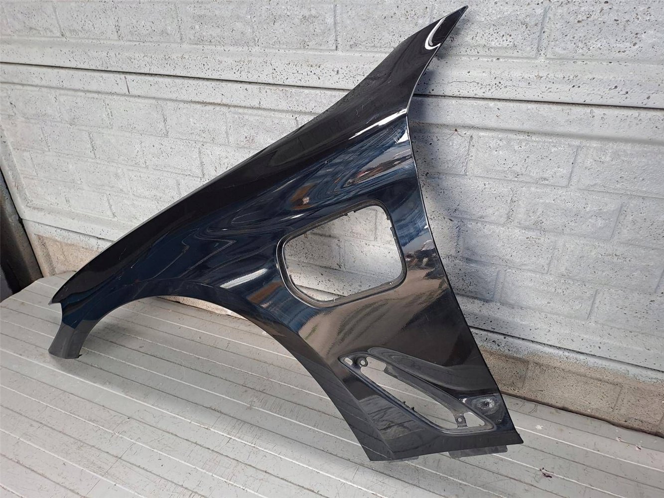 BMW 5 G30 G31 HYBRYDA BŁOTNIK PRZEDNI LEWY ORYGINAŁ (17817548179)