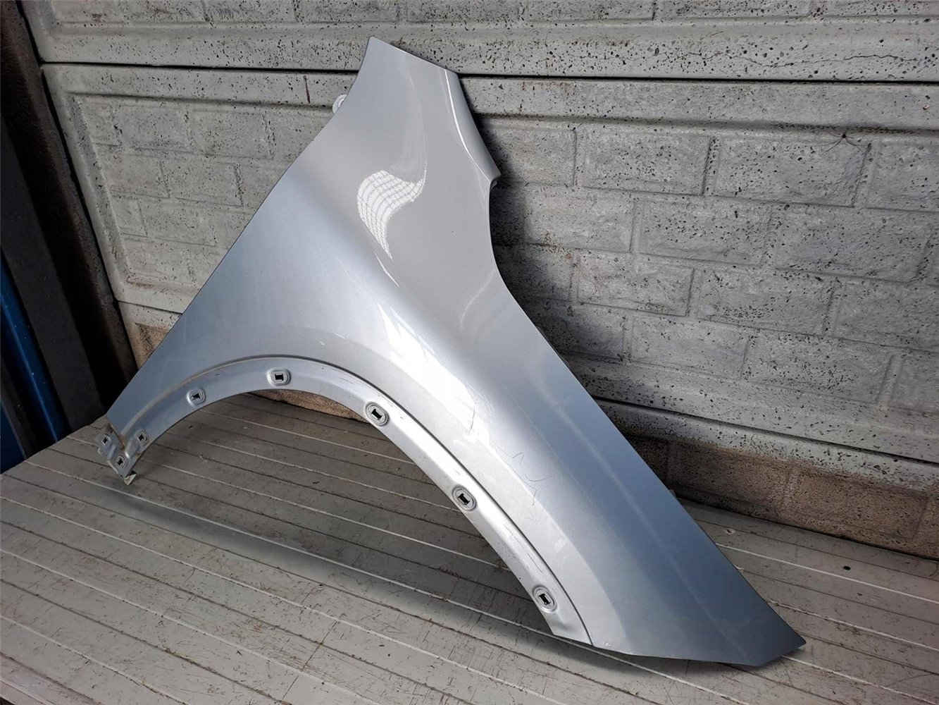 MERCEDES GLA 247 W247 21-24 BŁOTNIK PRAWY PRZEDNI ORYGINAŁ (17817568215)