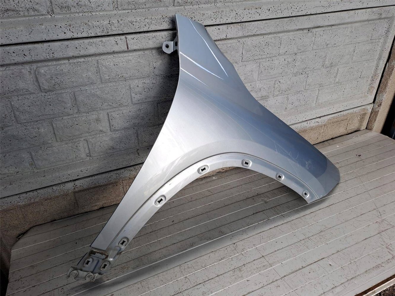 MERCEDES GLA 247 W247 21-24 BŁOTNIK PRAWY PRZEDNI ORYGINAŁ (17817568215)