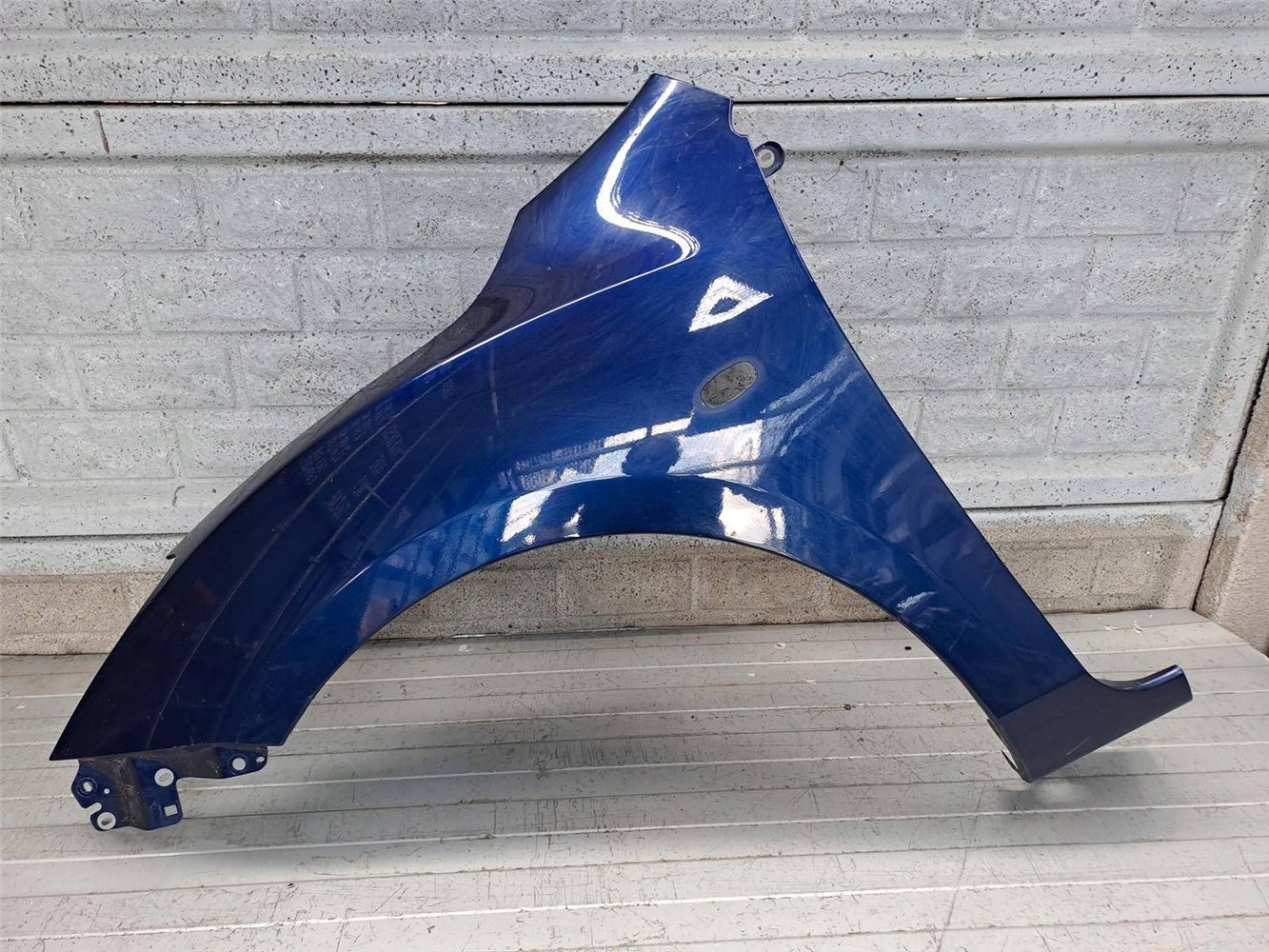 MAZDA 3 III 08-13 BŁOTNIK PRZEDNI LEWY ORYGINAŁ (17817700097)
