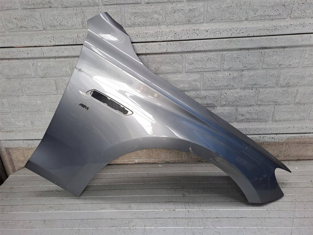 BMW 5 V GT F07 GT5 BŁOTNIK PRAWY PRZEDNI ORYGINAŁ (17819967061)