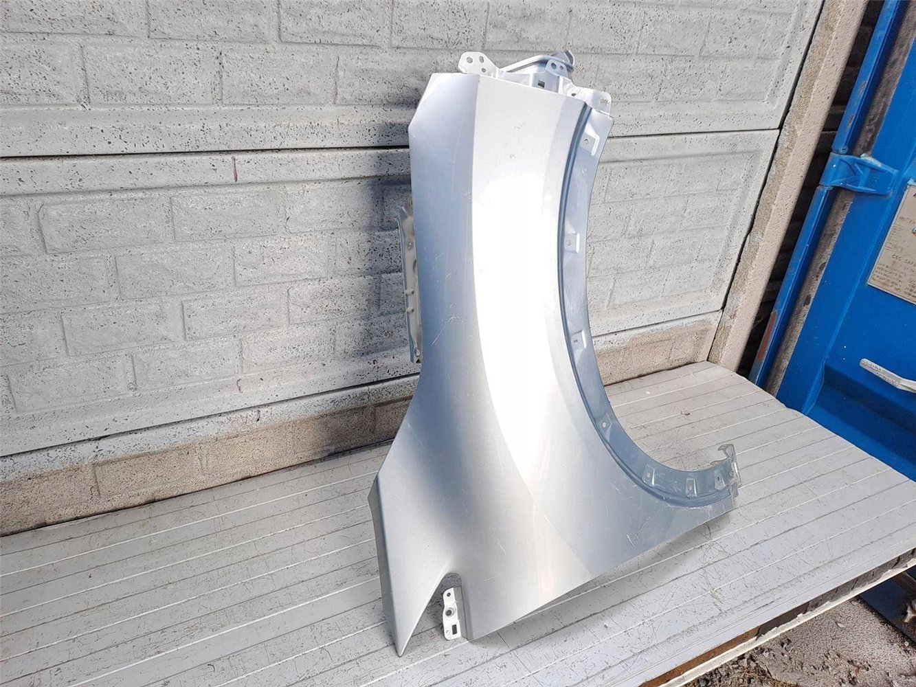 MITSUBISHI ECLIPSE CROSS 2021- BŁOTNIK PRZÓD PRAWY ORYGINAŁ (17819970670)