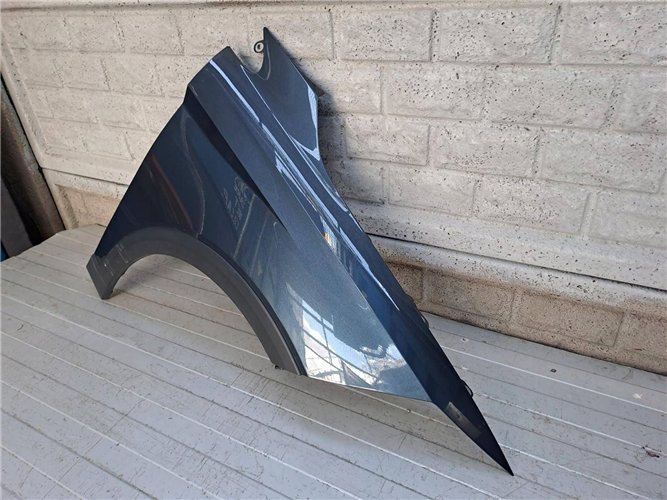 SEAT ARONA BŁOTNIK PRZEDNI PRAWY ORYGINAŁ (17828109959)