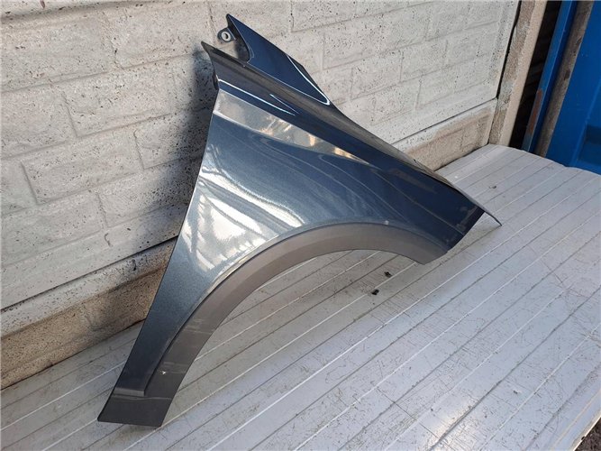 SEAT ARONA BŁOTNIK PRZEDNI PRAWY ORYGINAŁ (17828109959)