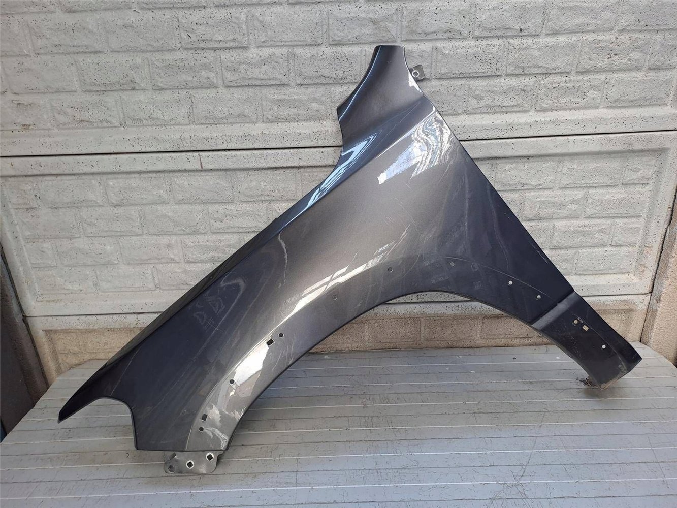 DODGE RAM 2019-2024 BŁOTNIK LEWY PRZEDNI ORYGINAŁ (17828118877)