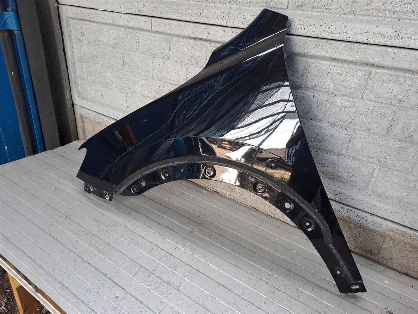 MG HS 18- BŁOTNIK PRZEDNI LEWY ORYGINAŁ (17828122053)