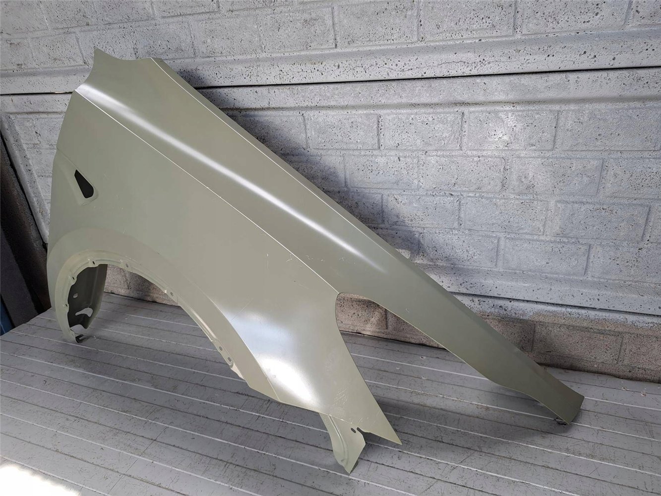 TESLA Y MODEL Y BŁOTNIK PRZEDNI PRAWY NOWY ORYGINAŁ (17831095786)