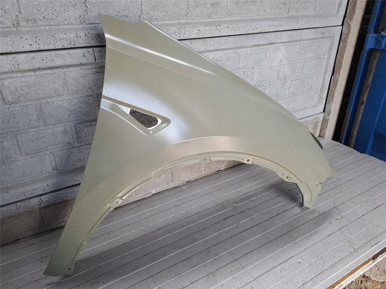 TESLA Y MODEL Y BŁOTNIK PRZEDNI PRAWY NOWY ORYGINAŁ (17831095786)