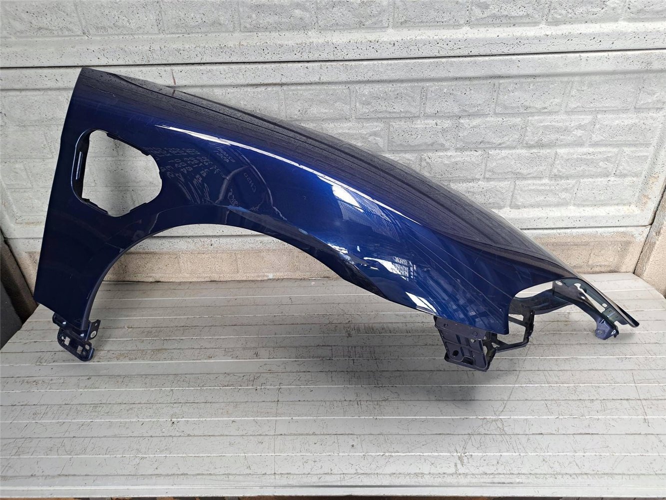 BŁOTNIK PRAWY PRZEDNI PORSCHE TAYCAN 9J1 ORYGINAŁ (17831173860)