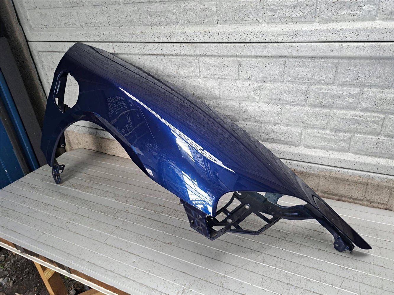 BŁOTNIK PRAWY PRZEDNI PORSCHE TAYCAN 9J1 ORYGINAŁ (17831173860)