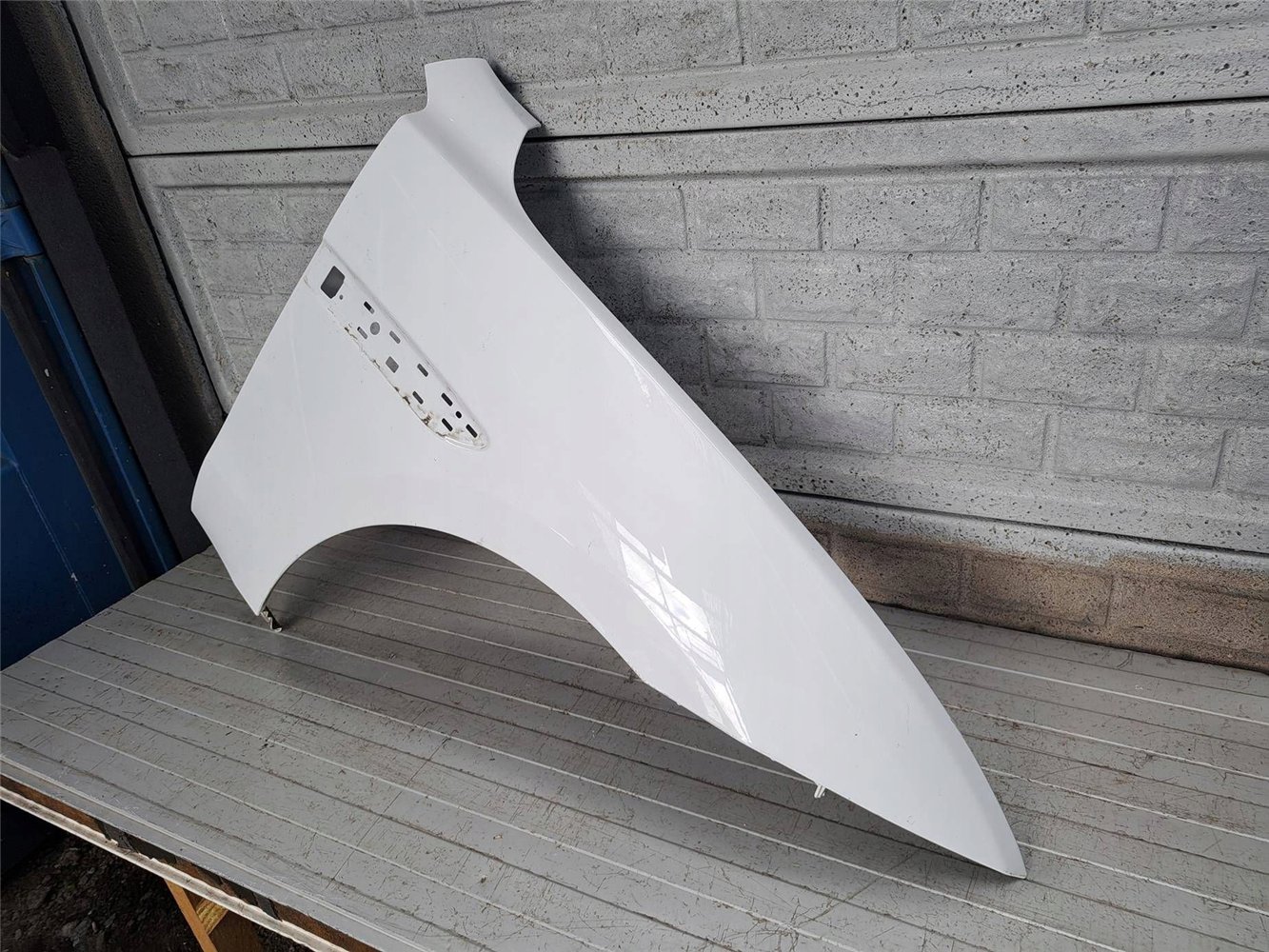 JAGUAR F-PACE FPACE BŁOTNIK PRAWY PRZEDNI ORYGINAŁ (17831178216)