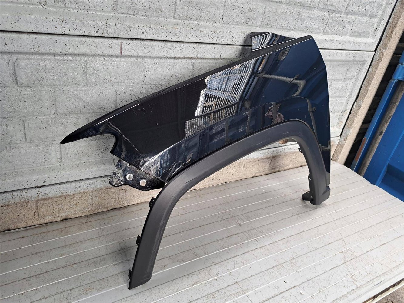 JEEP COMPASS 2017-2024 LIFT BŁOTNIK LEWY PRZÓD ORYGINAŁ (17831196595)