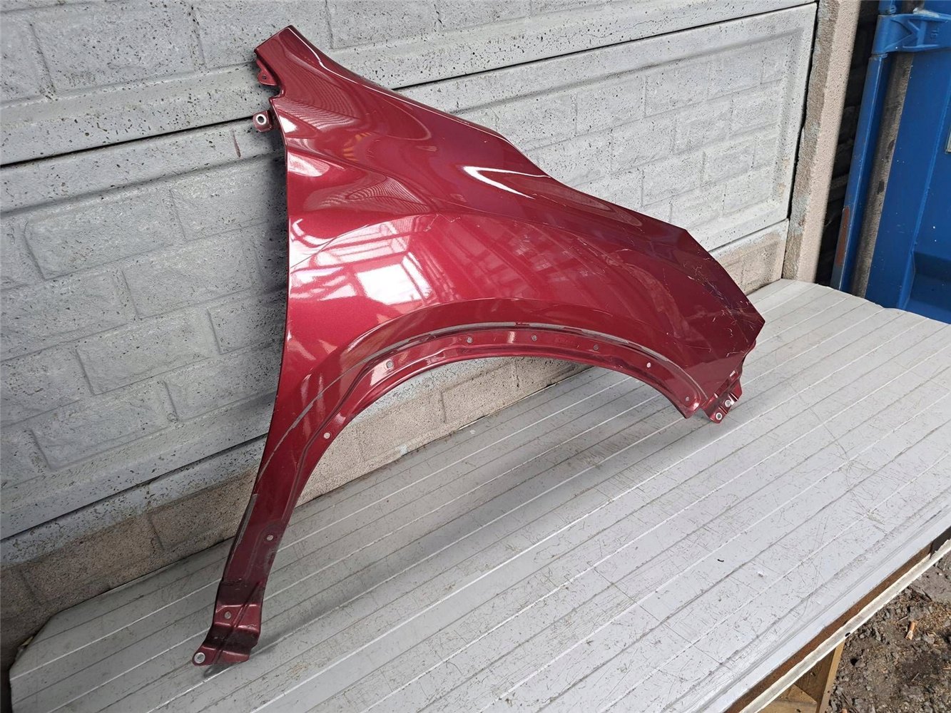 SUBARU FORESTER 18-24 BŁOTNIK PRZEDNI PRAWY ORYGINAŁ (17831215022)