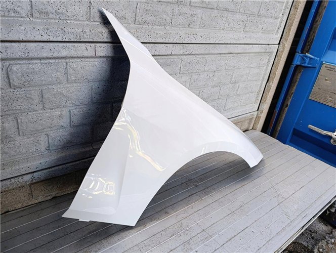 BMW 4 G22 G23 2020-2025 BŁOTNIK PRAWY PRZEDNI ORYGINAŁ (17834045811)