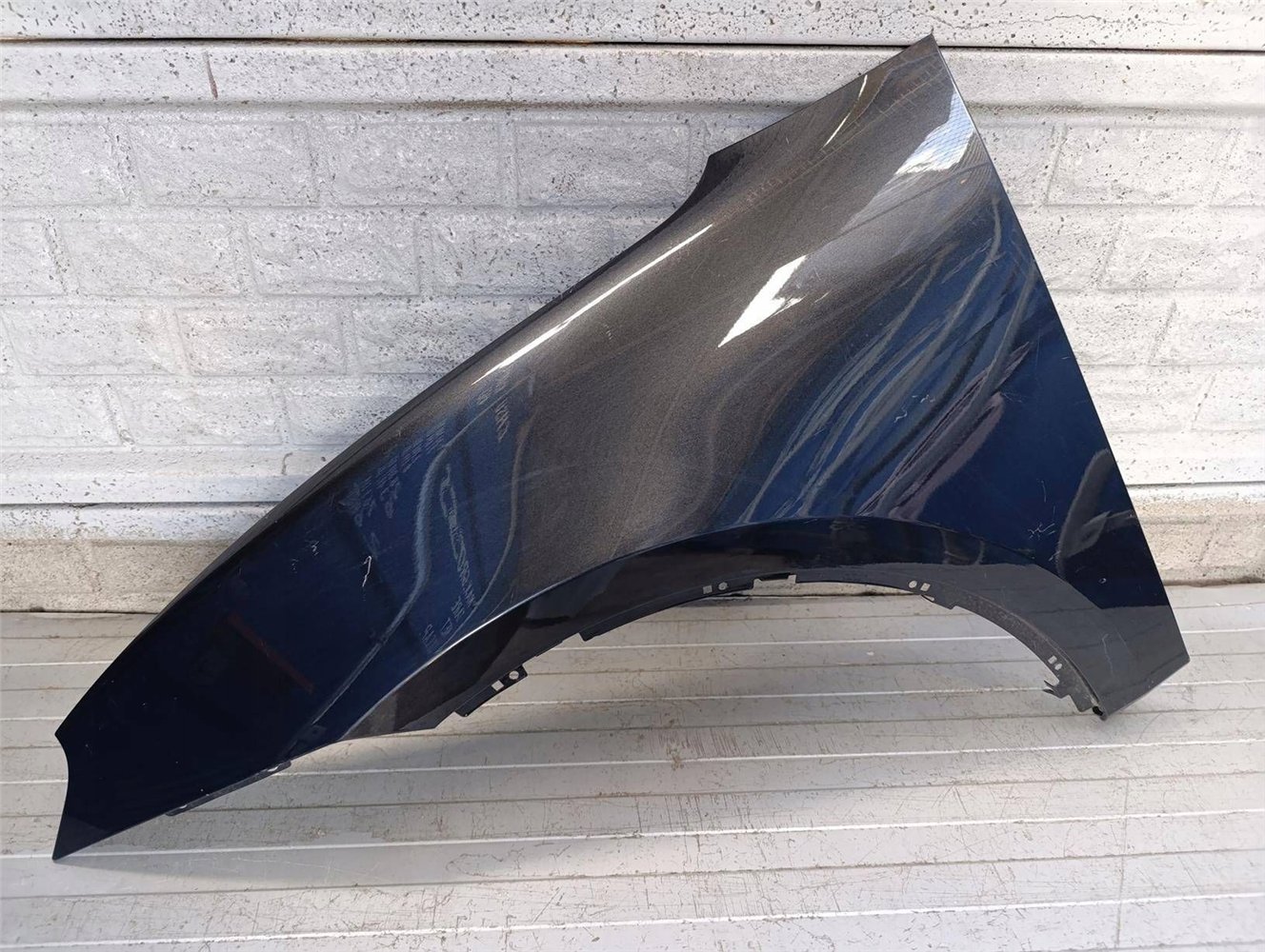 PORSCHE MACAN 24- 95C BŁOTNIK LEWY PRZÓD ORYGINAŁ (17834053738)