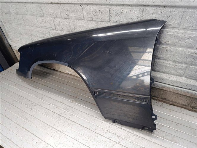 MERCEDES W124 BŁOTNIK LEWY ORYGINAŁ (17834085513)