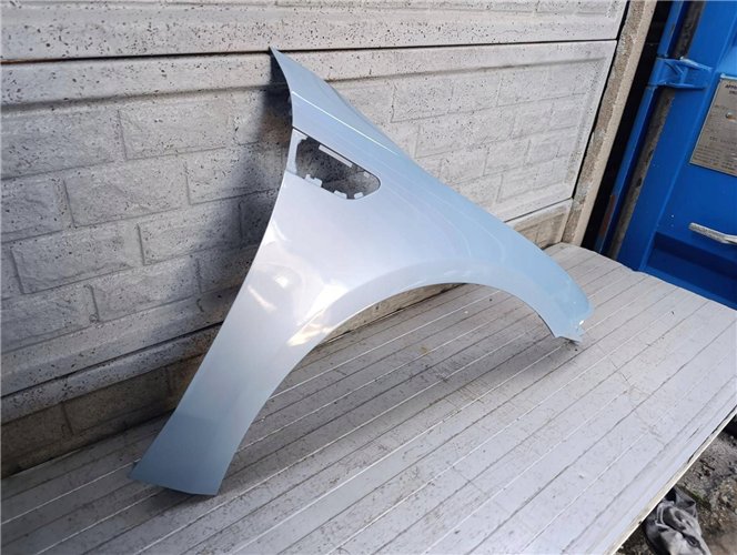 NIO ET5 2022- BŁOTNIK PRZEDNI PRAWY ORYGINALNY (17834087591)