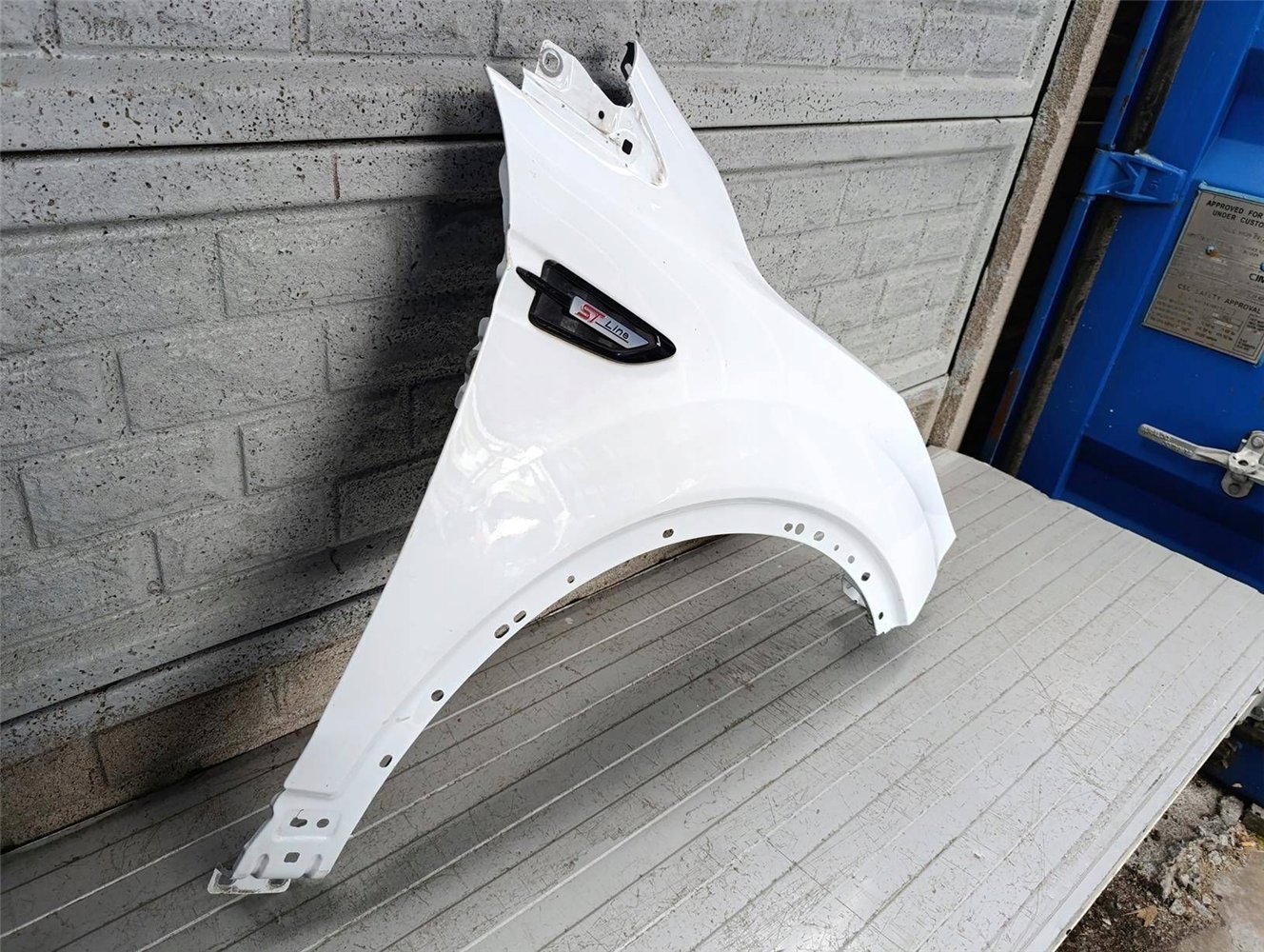 FORD KUGA 2 MK2 13-19 BŁOTNIK PRAWY PRZEDNI ORYGINAŁ (17837126341)