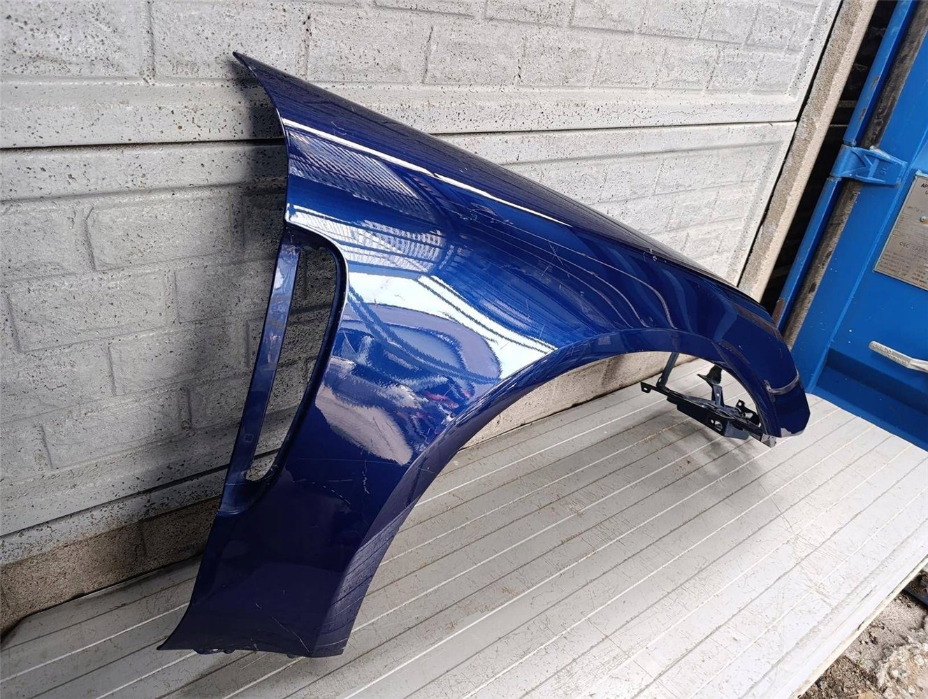 PORSCHE PANAMERA 971 BŁOTNIK PRAWY PRZEDNI ORYGINAŁ (17837146831)