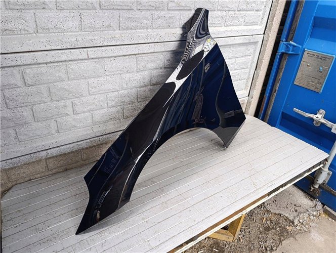 BMW 5 G60 BŁOTNIK LEWY PRZEDNI 2023- ORYGINAŁ (17840136528)