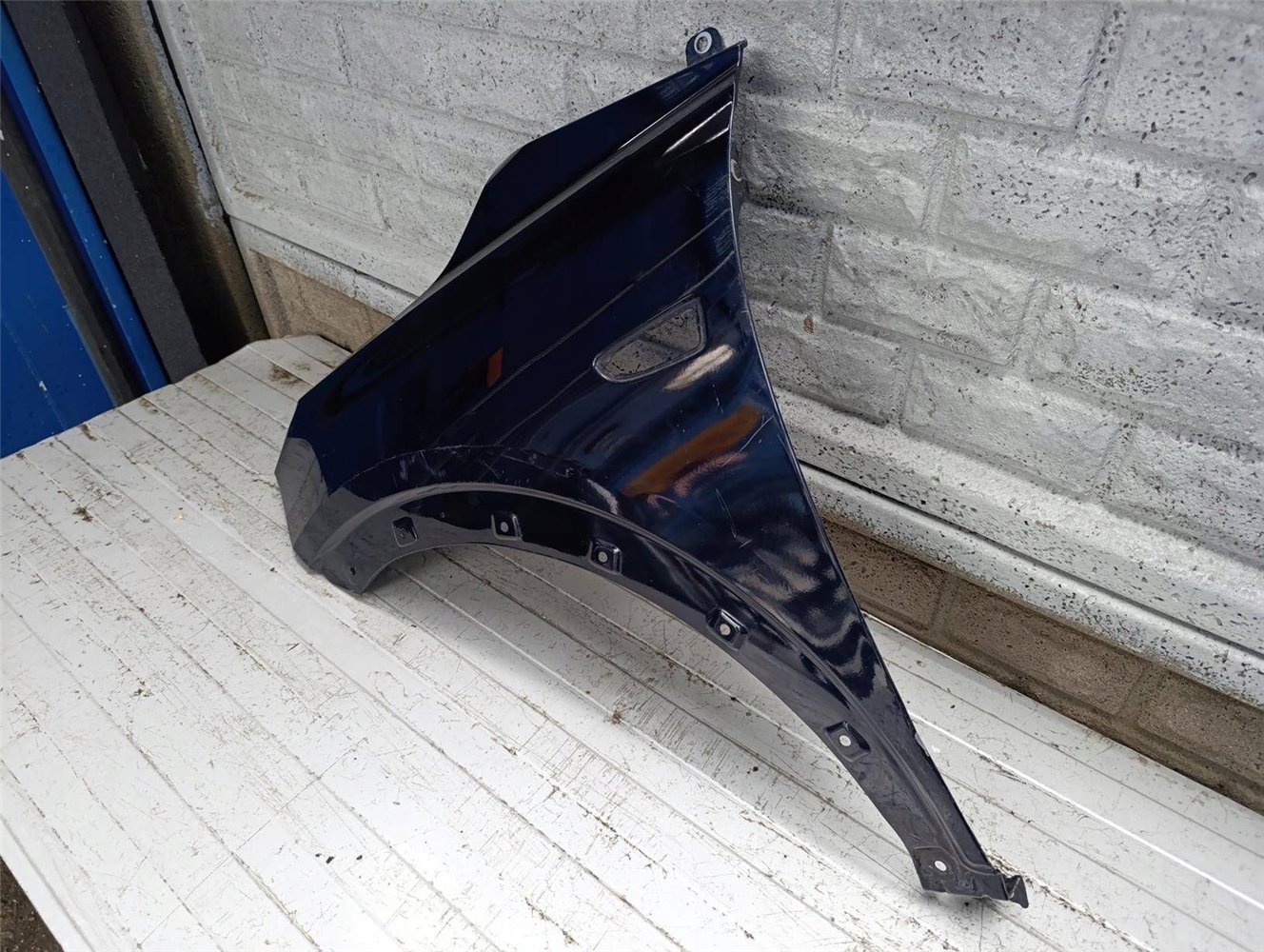 OPEL CROSSLAND X 2018-2024 BŁOTNIK PRZEDNI LEWY ORYGINAŁ (17850922309)