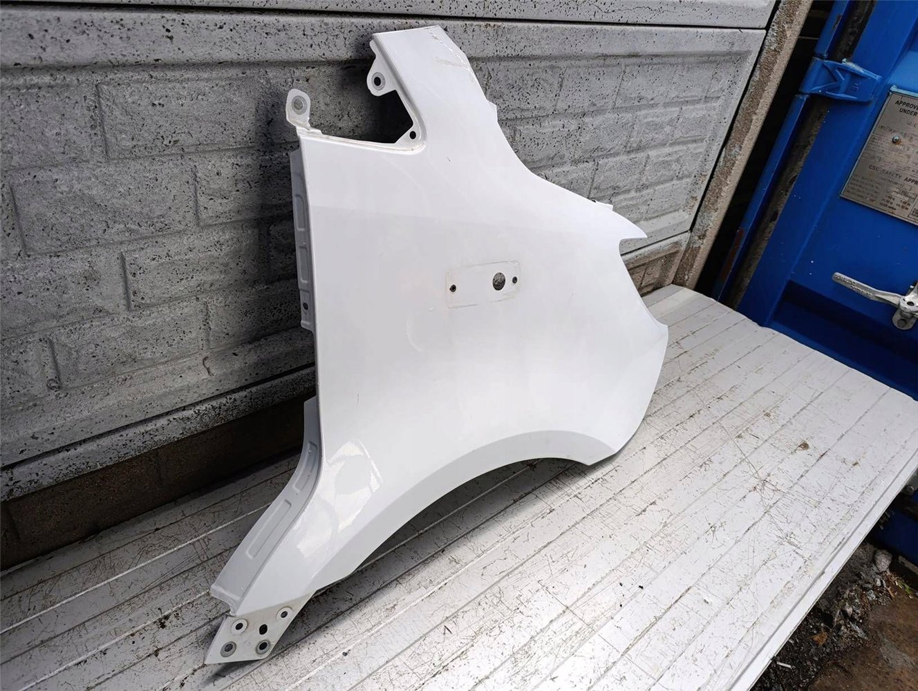 MERCEDES SPRINTER 907 910 18-24 BŁOTNIK PRAWY ORYGINAŁ (17850943535)