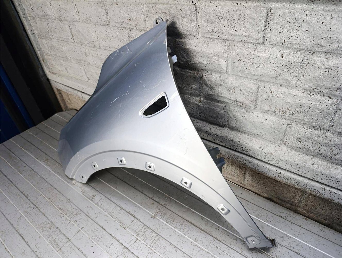 OPEL CROSSLAND X 2018-2024 BŁOTNIK PRZEDNI LEWY ORYGINAŁ (17851018946)