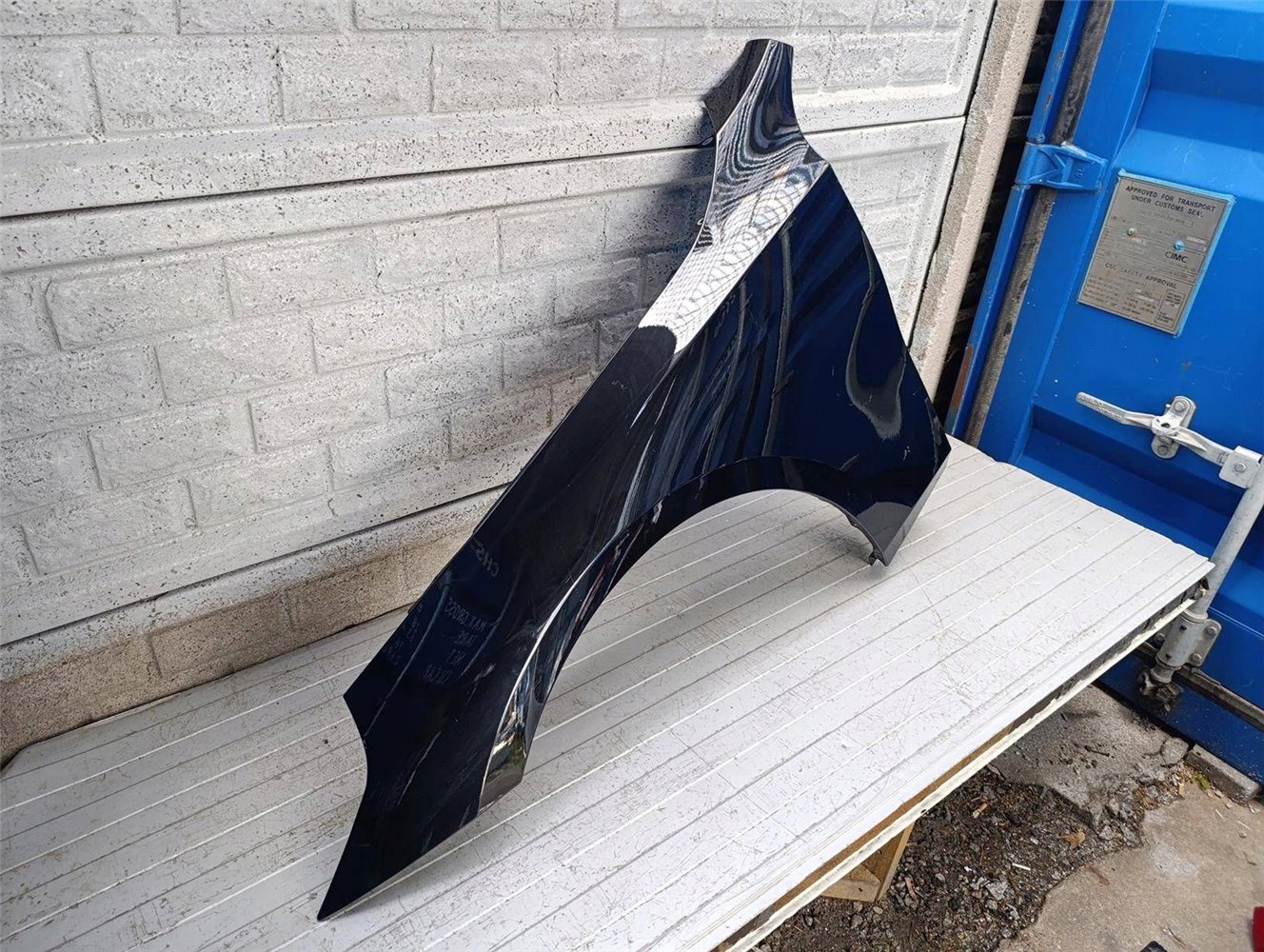 BMW 5 G60 BŁOTNIK LEWY PRZEDNI 2023- ORYGINAŁ (17851045803)