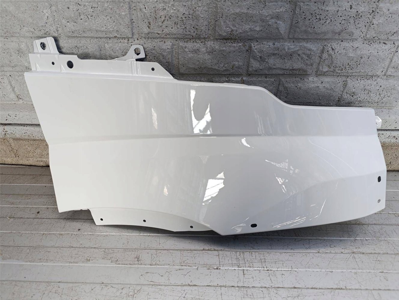 IVECO DAILY 2014 - BŁOTNIK PRZEDNI PRAWY ORYGINAŁ (17851064933)