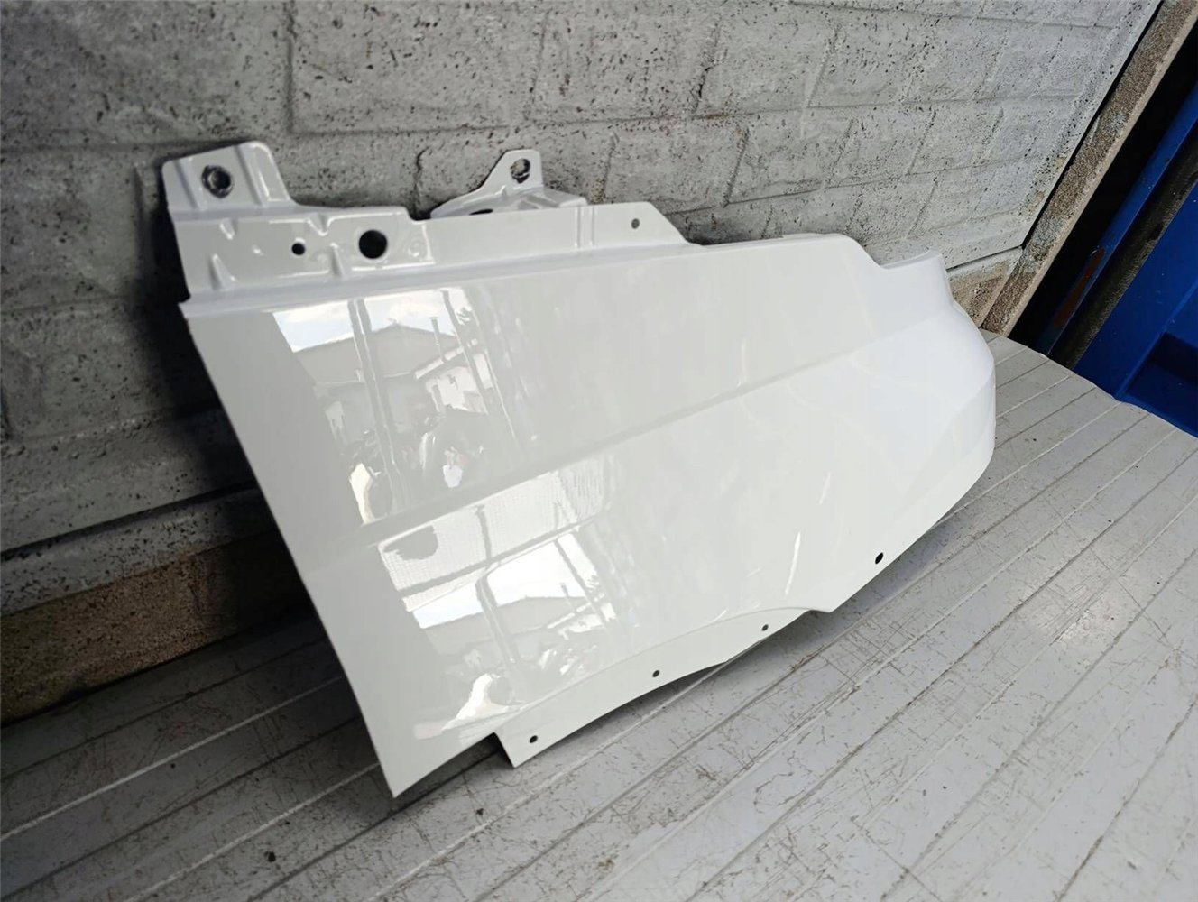 IVECO DAILY 2014 - BŁOTNIK PRZEDNI PRAWY ORYGINAŁ (17851064933)