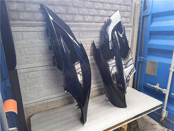 MASERATI MC20 MC-20 BŁOTNIK PRAWY LEWY PRZEDNI ORYGINAŁ (17854771432)