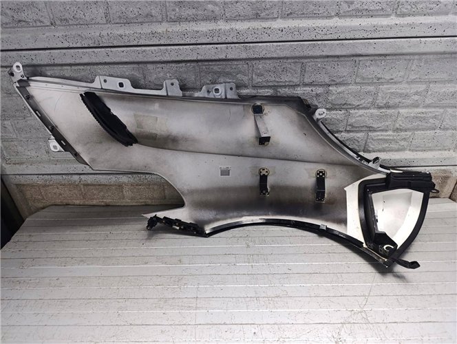 MASERATI MC20 MC-20 BŁOTNIK PRAWY LEWY PRZEDNI ORYGINAŁ (17854771432)