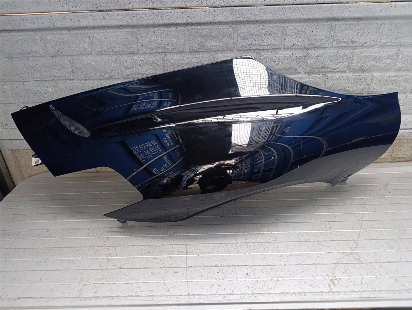 MASERATI MC20 MC-20 BŁOTNIK PRAWY LEWY PRZEDNI ORYGINAŁ (17854771432)