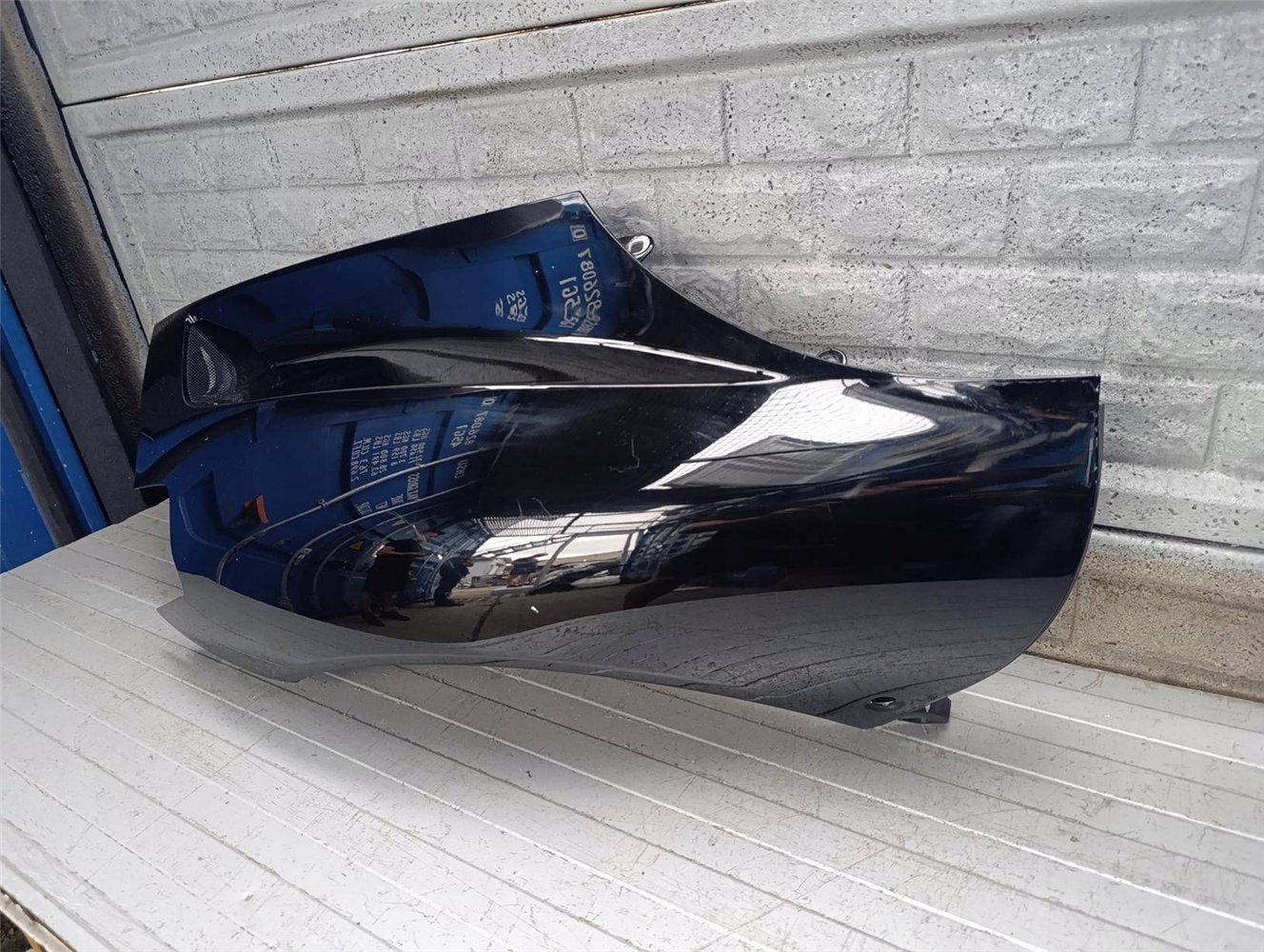 MASERATI MC20 MC-20 BŁOTNIK PRAWY LEWY PRZEDNI ORYGINAŁ (17854771432)