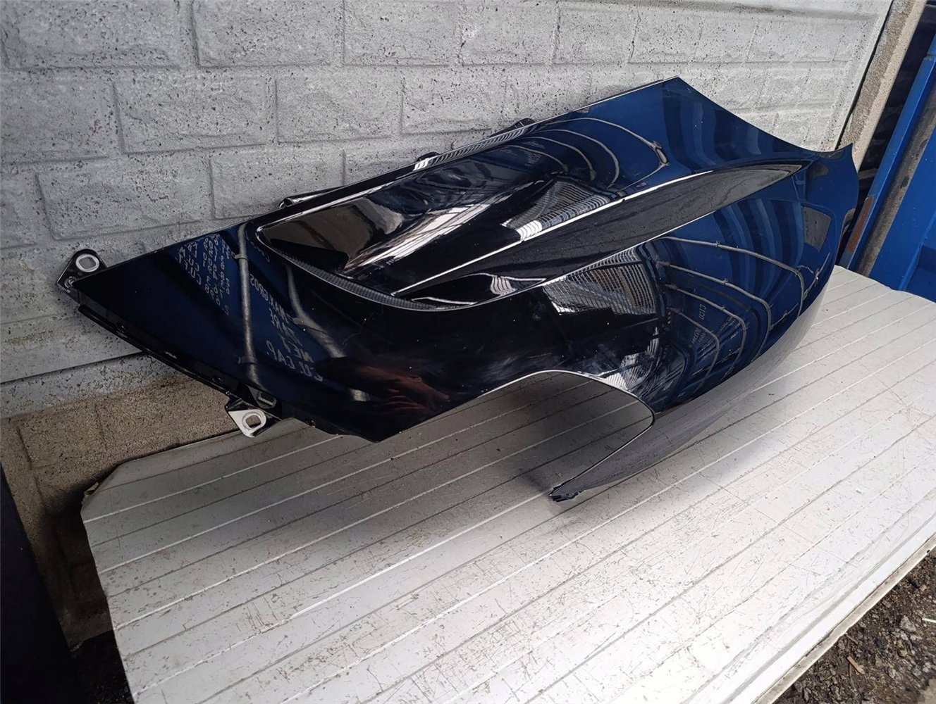 MASERATI MC20 MC-20 BŁOTNIK PRAWY LEWY PRZEDNI ORYGINAŁ (17854771432)