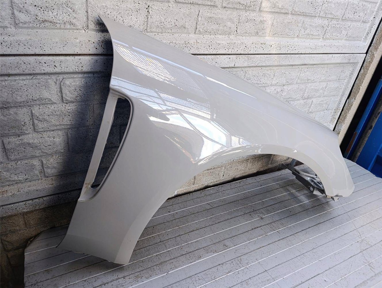 PORSCHE PANAMERA 971 BŁOTNIK PRAWY PRZEDNI ORYGINAŁ (17861018774)