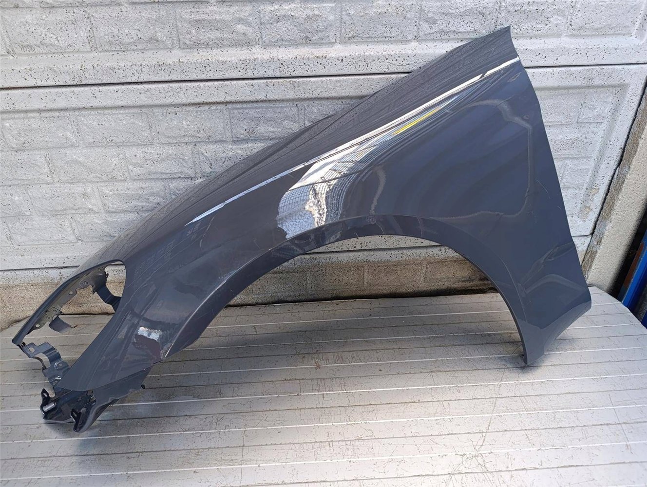 PORSCHE PANAMERA 976 BŁOTNIK PRZEDNI LEWY ORYGINAŁ (17861115727)