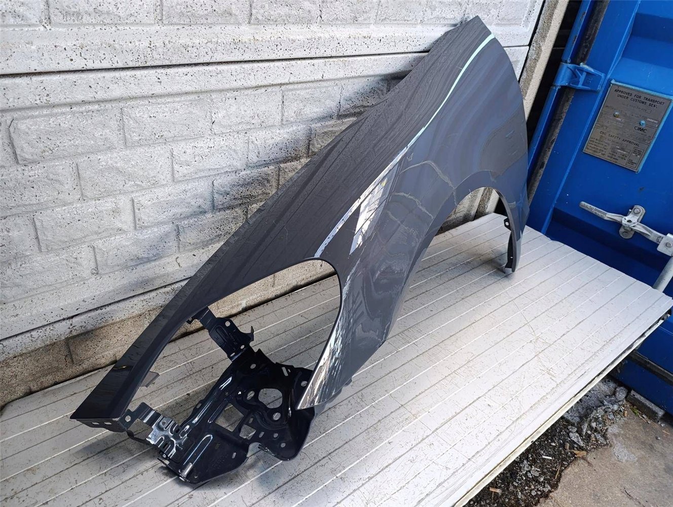 PORSCHE PANAMERA 976 BŁOTNIK PRZEDNI LEWY ORYGINAŁ (17861115727)