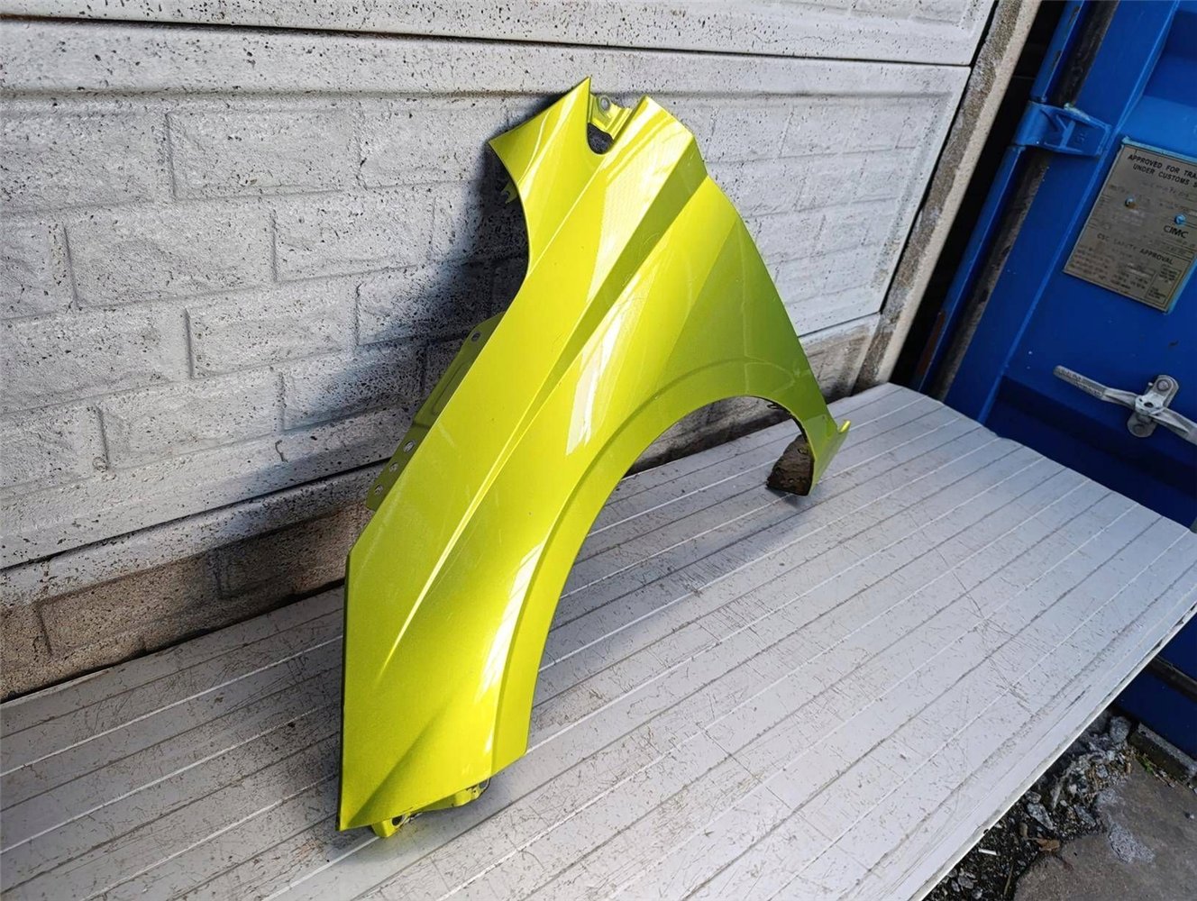 HYUNDAI I20 21-25 BŁOTNIK PRZEDNI LEWY ORYGINAŁ (17861126502)