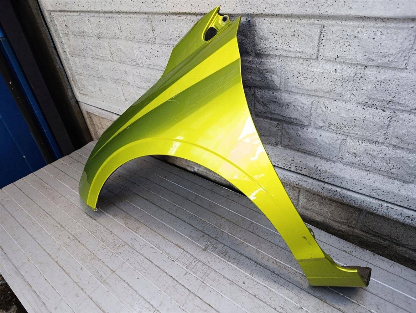 HYUNDAI I20 21-25 BŁOTNIK PRZEDNI LEWY ORYGINAŁ (17861126502)