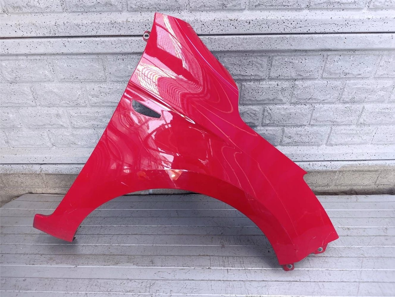 HYUNDAI I20 LIFT KIERUNEK BŁOTNIK PRZEDNI PRAWY ORYGINAŁ (17879710131)