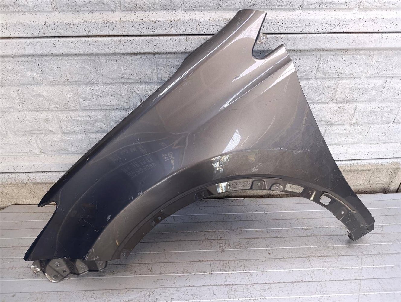 TOYOTA RAV 4 RAV IV 13-19 BŁOTNIK LEWY PRZEDNI ORYGINAŁ (17879723619)