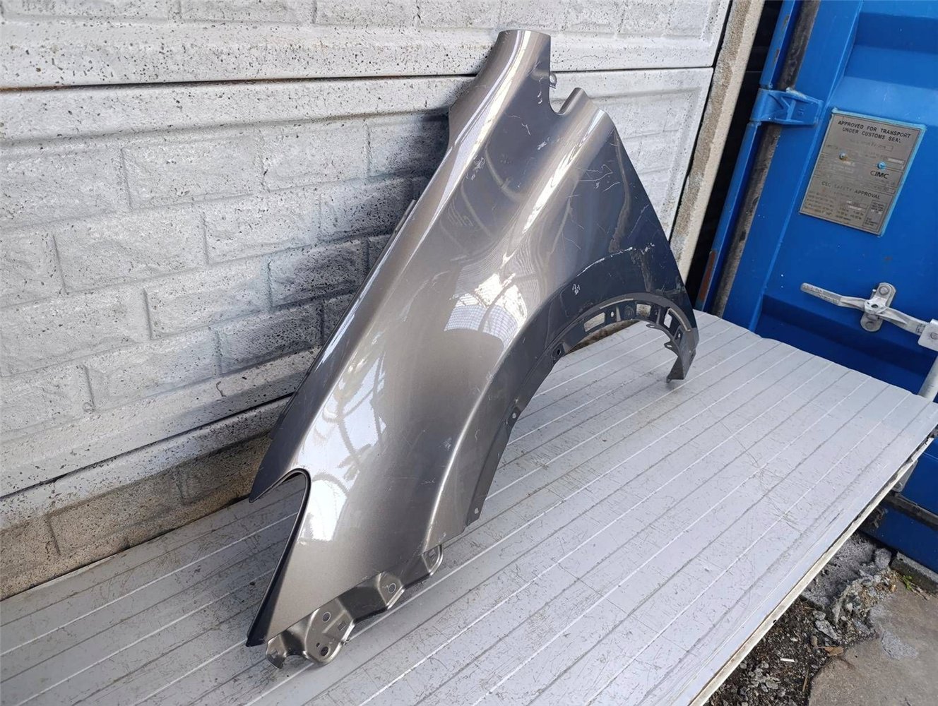 TOYOTA RAV 4 RAV IV 13-19 BŁOTNIK LEWY PRZEDNI ORYGINAŁ (17879723619)