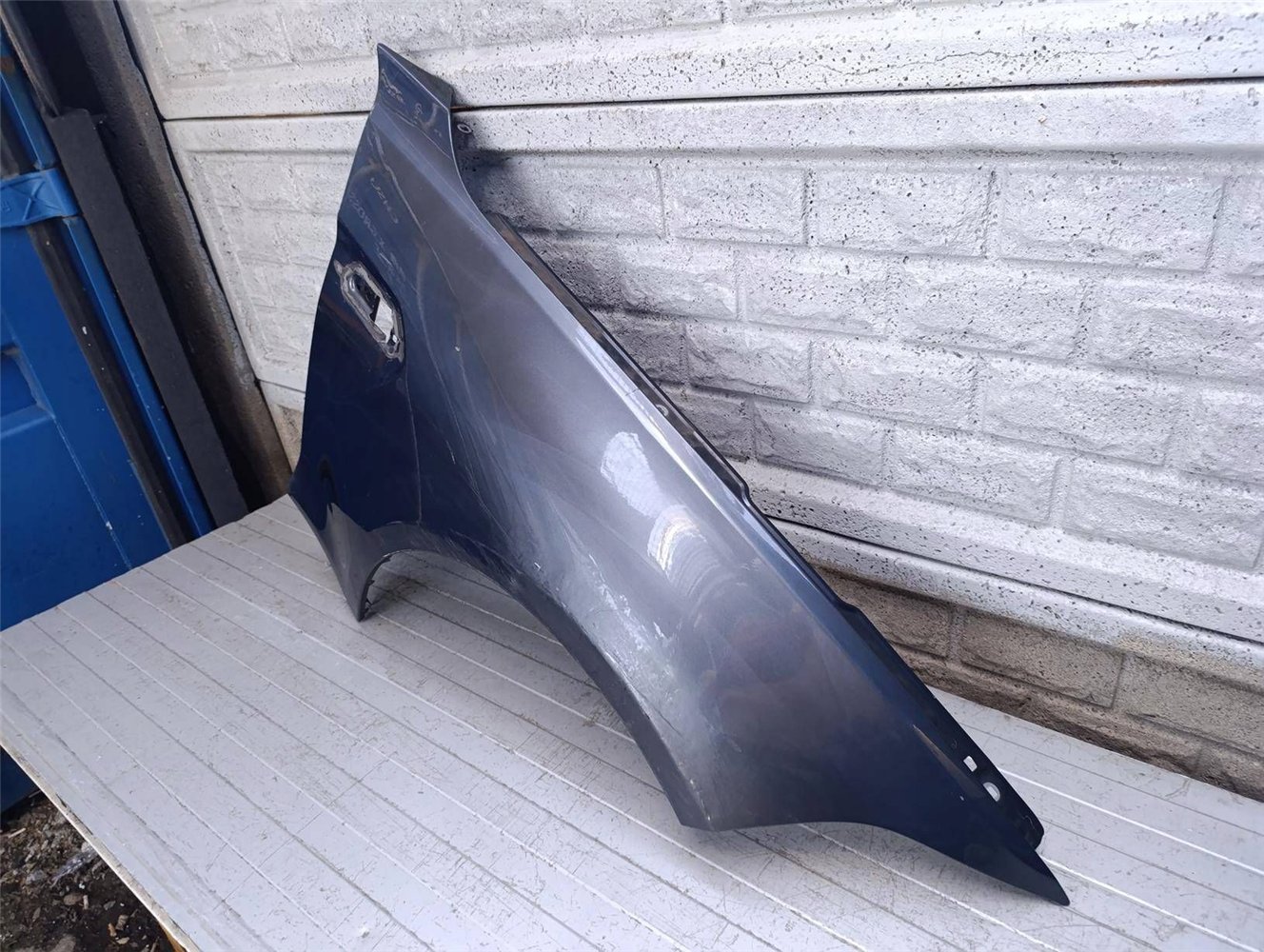 BMW F87 M2 BŁOTNIK PRZEDNI PRAWY ORYGINAŁ (17879729582)