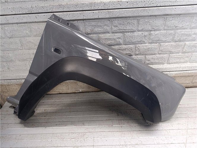 BŁOTNIK PRAWY PRZEDNI SUZUKI JIMNY 18-24 ORYGINAŁ (17879766566)