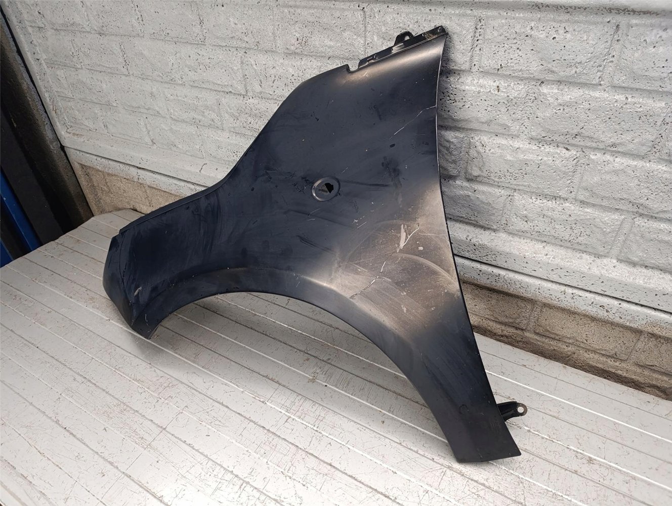 FIAT 500 2007-2017 BŁOTNIK LEWY PRZEDNI NOWY ORYGINAŁ (17879776131)