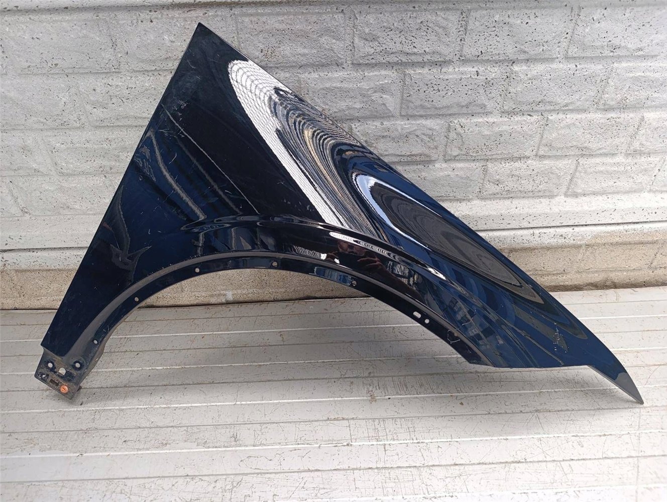 POLESTAR 2 BŁOTNIK PRZEDNI PRAWY ORYGINAŁ (17879787752)