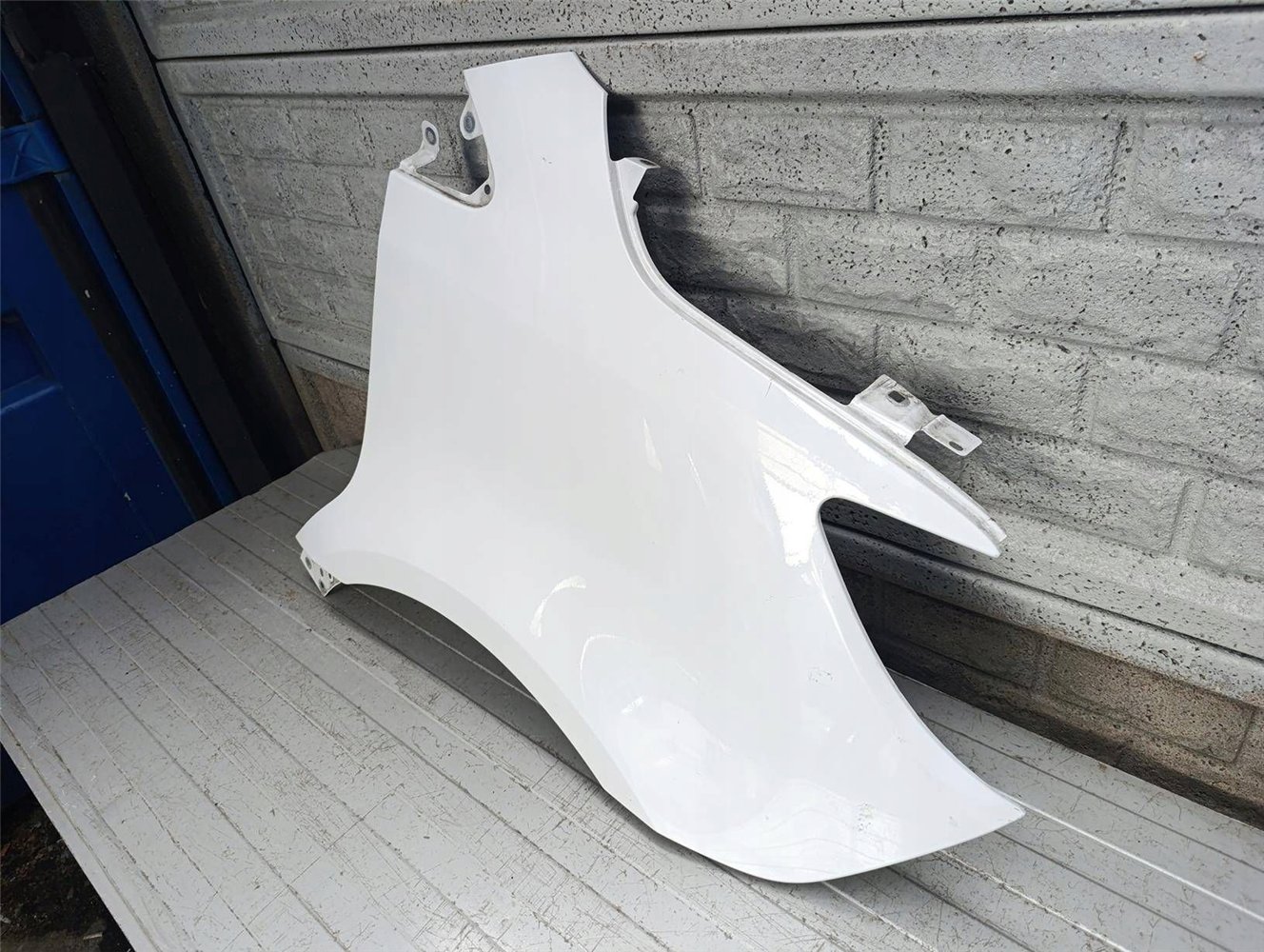 MERCEDES SPRINTER 907 910 18-24 BŁOTNIK PRAWY ORYGINAŁ (17879813133)