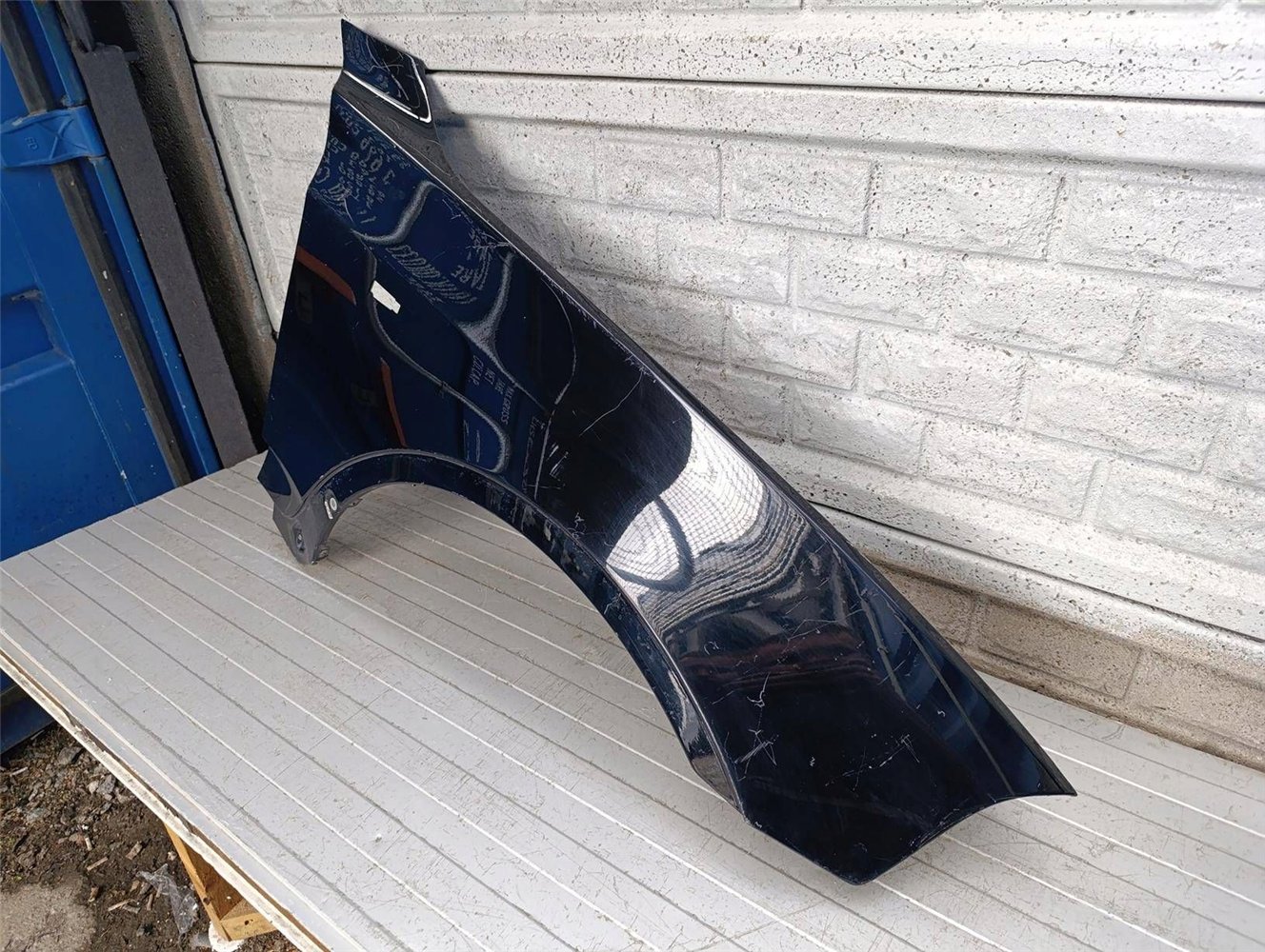 BMW X3 E83 LIFT BŁOTNIK PRAWY PRZEDNI ORYGINAŁ (17879858995)