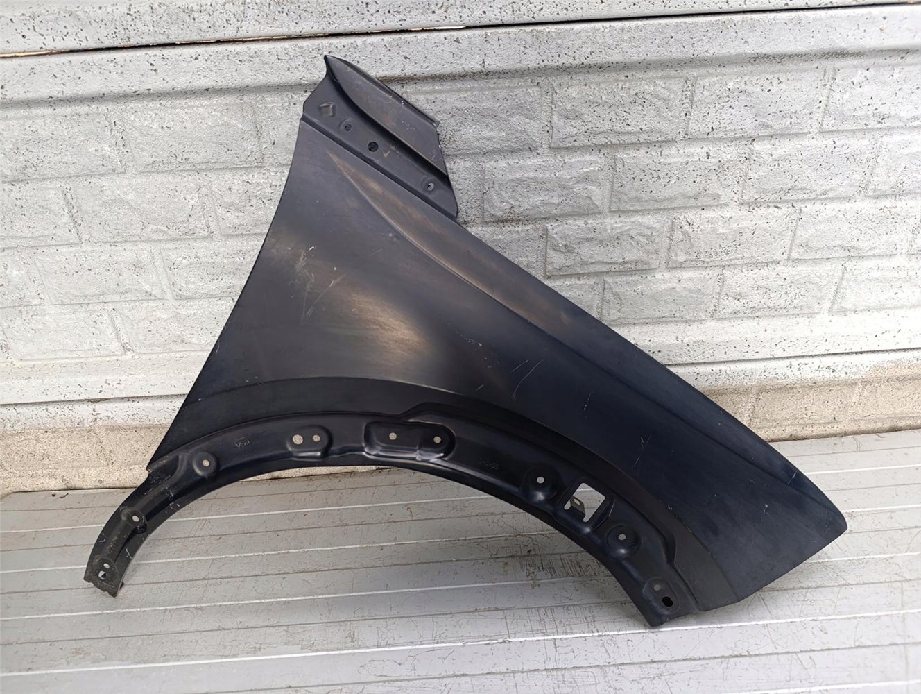 OPEL MOKKA B 21-24 BŁOTNIK PRZEDNI PRAWY ORYGINAŁ (17879863950)